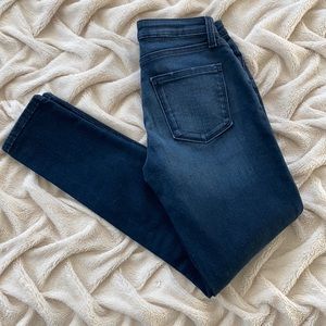 Distressed skinny Jean